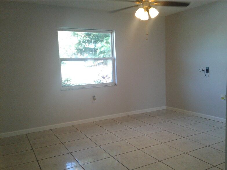 Building Photo - 906 Richwood Ln