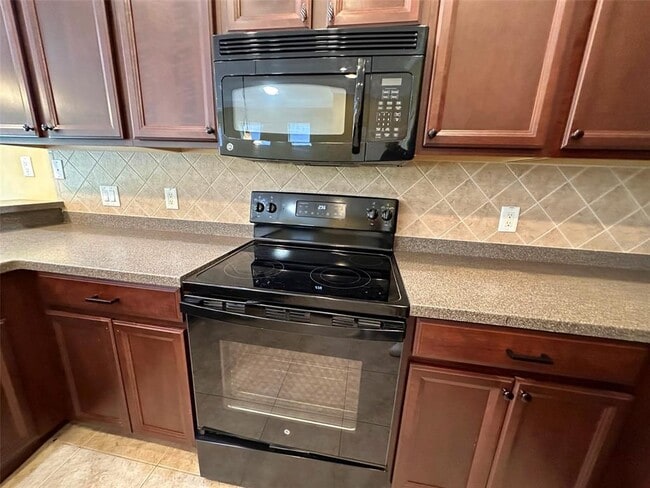 Building Photo - 11801 Castine St