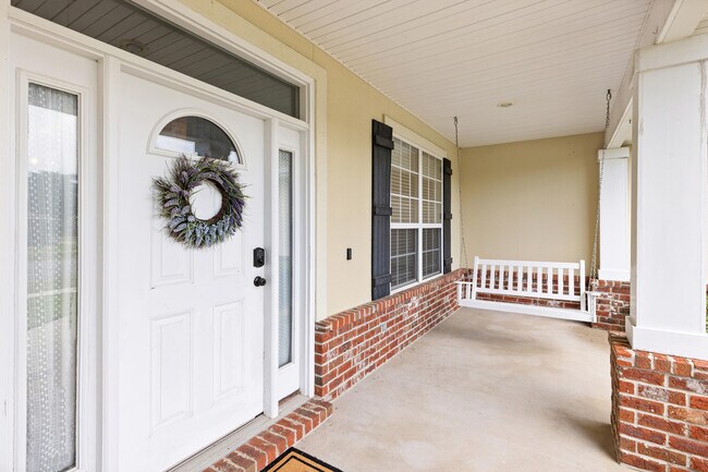 Building Photo - 2899 Chanterelle Cove