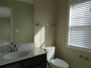 Building Photo - 456 Fieldview Ln
