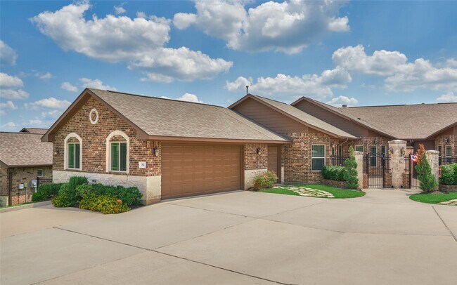 Building Photo - 201 Bessie Price Owen Dr