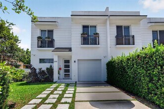 Building Photo - 2149 SW 30th Ct