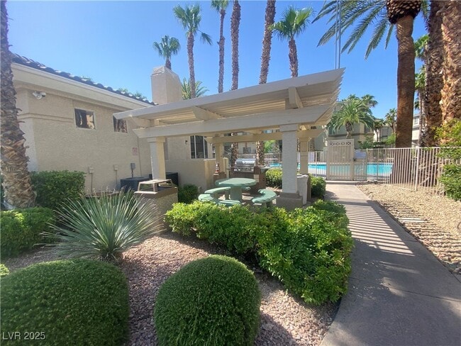 Building Photo - 7111 S Durango Dr