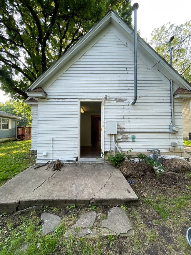 Building Photo - 717 East St