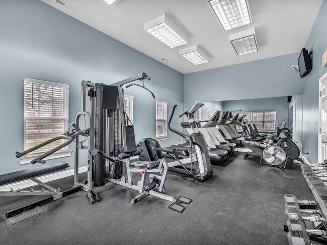 Building Photo - Walking Trails*******Castle School System********Large 3 Bedroom