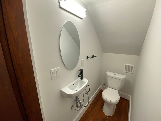 Building Photo - Price Ave 49-51 NCR