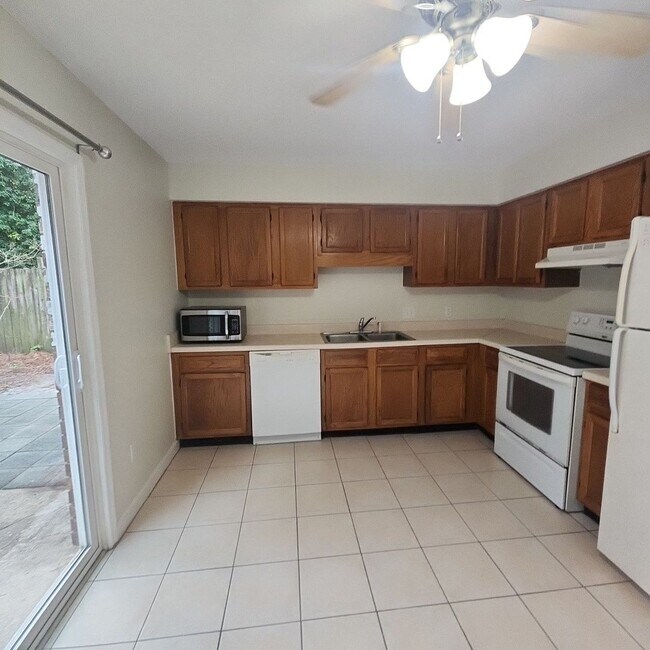 Building Photo - Surfside Beach Townhome- Long Term Rental