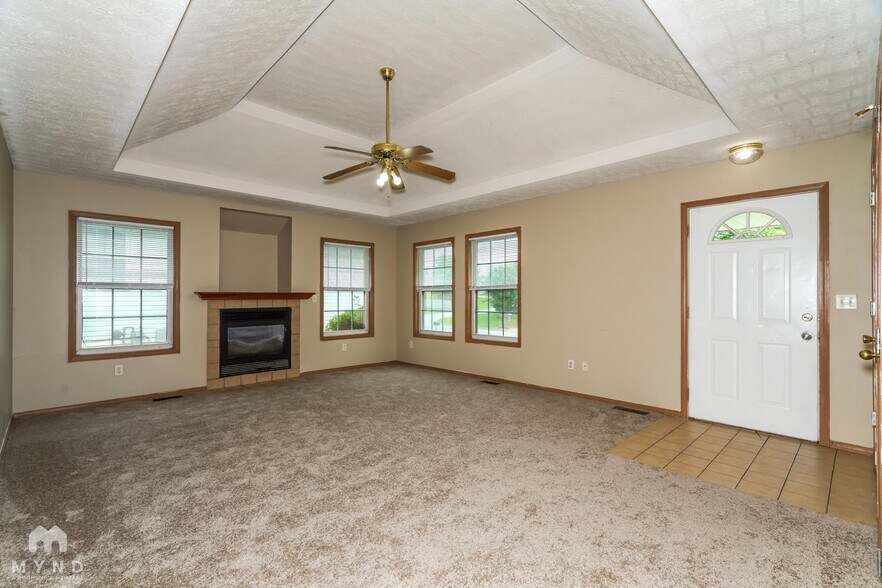 Building Photo - 410 W White Ash St