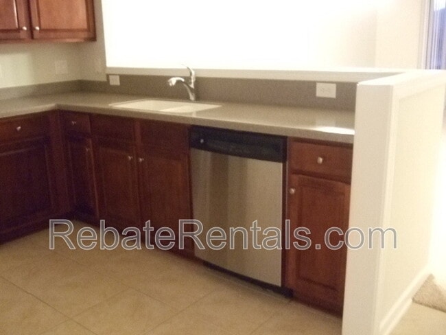 Building Photo - 7002 Roundleaf Dr