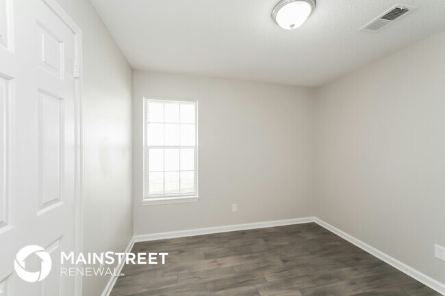 Building Photo - 2791 Heatherglen Cove W