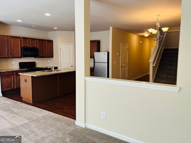 Building Photo - 261 Stillwood Dr