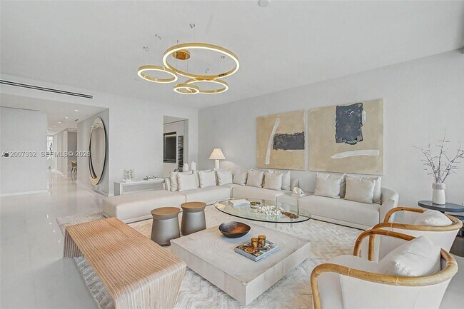 Building Photo - 300 Biscayne Blvd Way