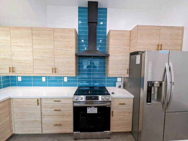 Building Photo - 720 San Pascual Ave