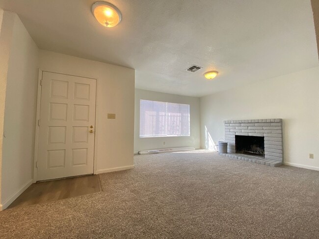 Building Photo - Beautiful Remodeled Home for Rent