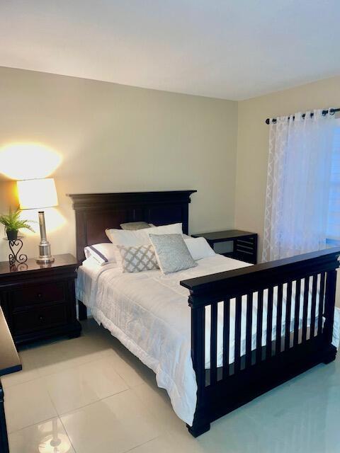 Building Photo - 1201 SW 128th Terrace