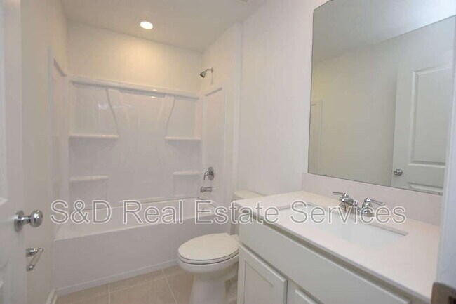 Building Photo - 2216 Rock Dr