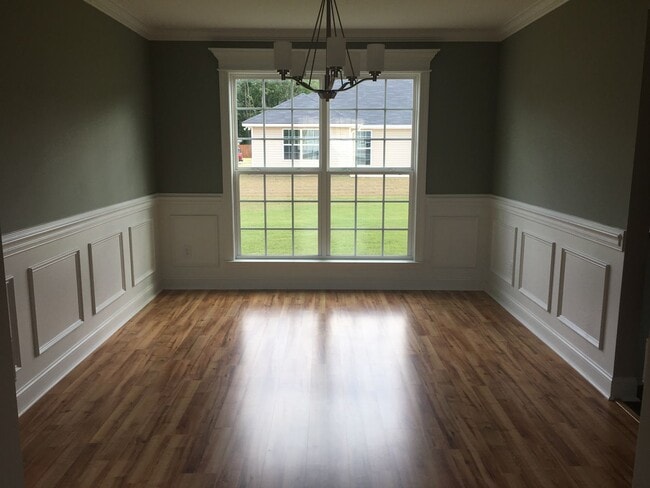 Building Photo - Coming soon  3 Bed 3 Bath Pet Friendly Home in Midway.