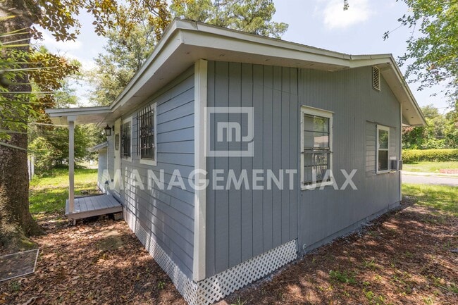 Building Photo - 1458 Royal Ct Ln