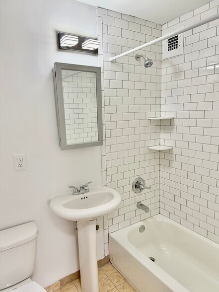 Building Photo - 47 Davis Ave