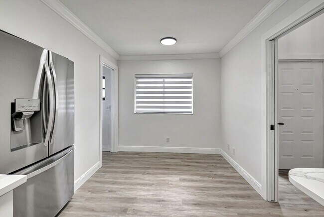 Building Photo - 4705 Fountains Dr S