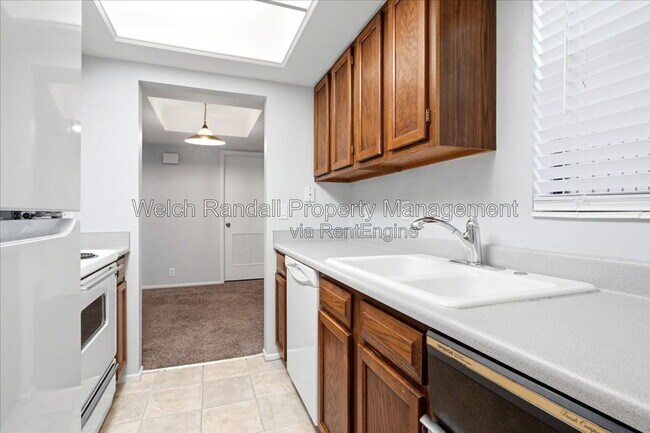 Building Photo - 6871 Countrywoods Cir