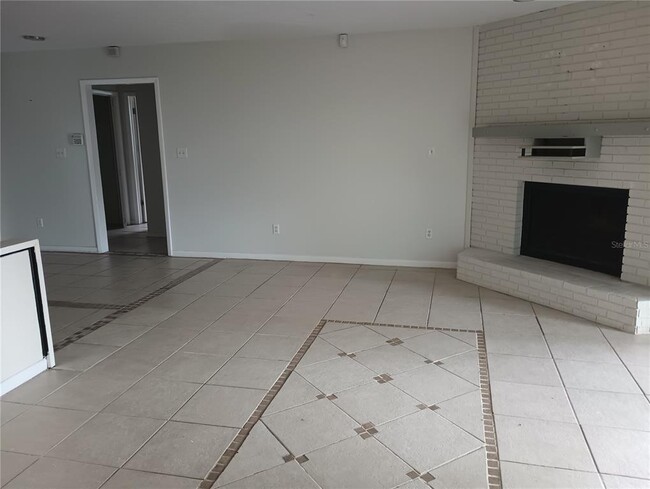 Building Photo - 4701 Country Hills Dr