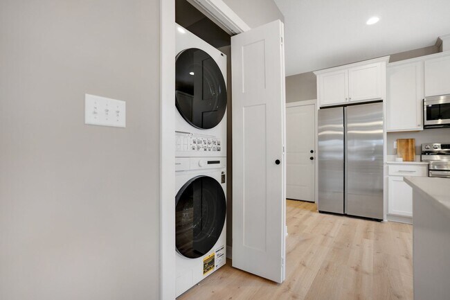 Building Photo - Available 07/01! New Build 4 bed 3 Bath in Hopkins!