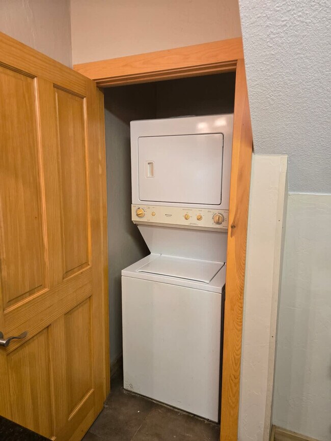 Building Photo - 1207 Shahan Prairie Rd