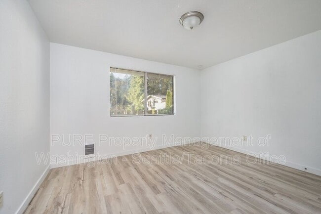 Building Photo - 6415 151st St NW