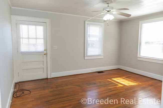 Building Photo - 102 Brittain Dr