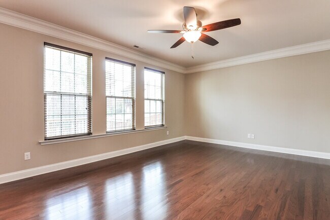 Building Photo - 180 Davelyn Ct