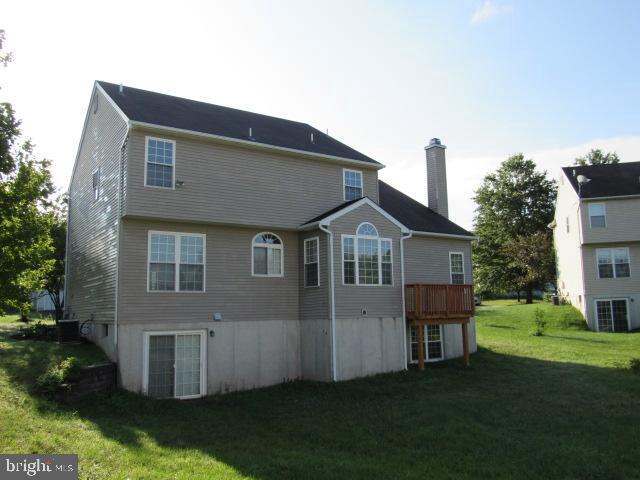 Building Photo - 1045 Fallbrook Ln