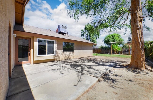 Building Photo - 7416 Hachita Ct