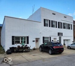 Building Photo - 106 S Market St