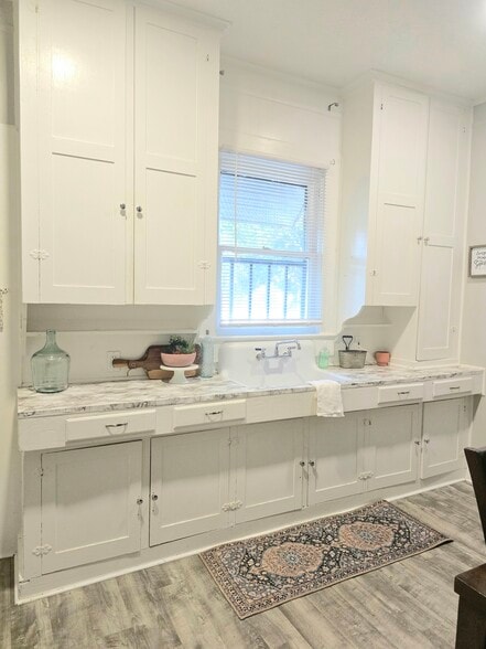 Building Photo - 805 14th St