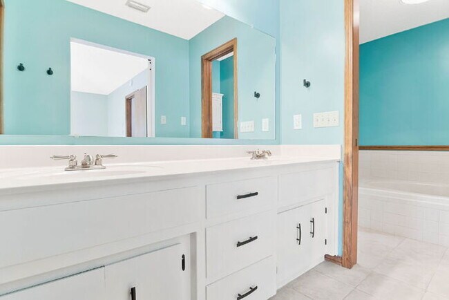Building Photo - AVAILABLE NOW – $3,000/MONTH – ALL UTILITIES + LAWN SERVICE + POOL SERVICE INCLUDED!