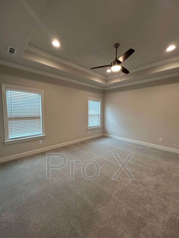 Building Photo - 2400 Salmon St