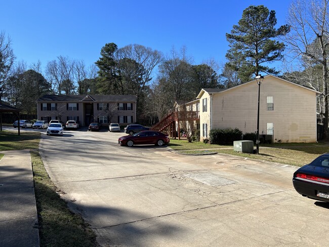 Building Photo - 8373 Thomas Rd