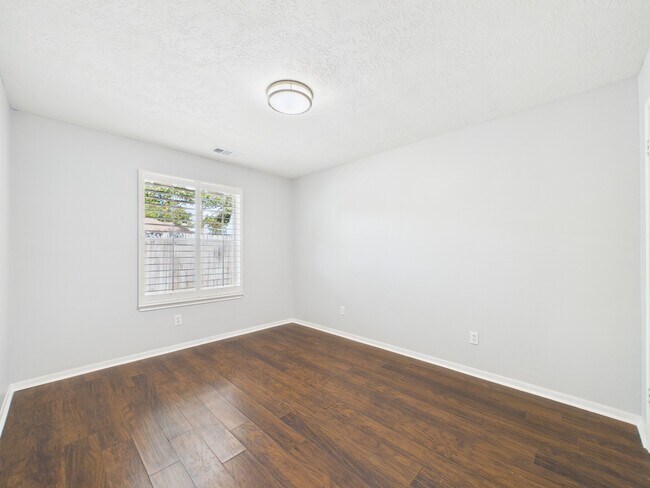 Building Photo - 519 Promenade Blvd