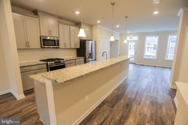 Building Photo - 45132 Kincora Dr