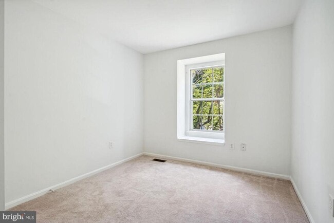 Building Photo - 9909 Hemlock Woods Ln