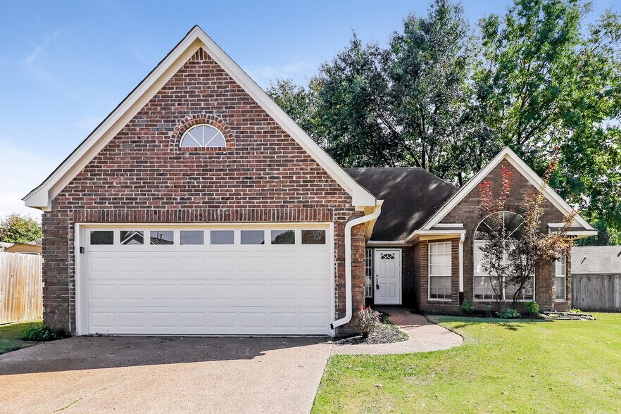 Primary Photo - 7017 Juanita Cir S