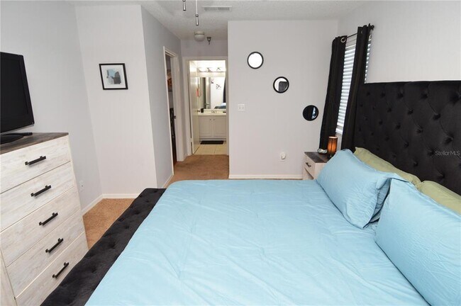 Building Photo - 10263 Gandy Blvd N