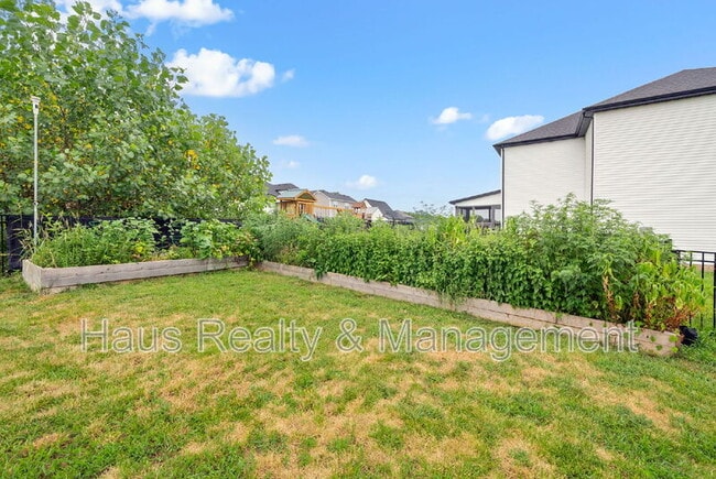 Building Photo - 433 Crestwicke Ct