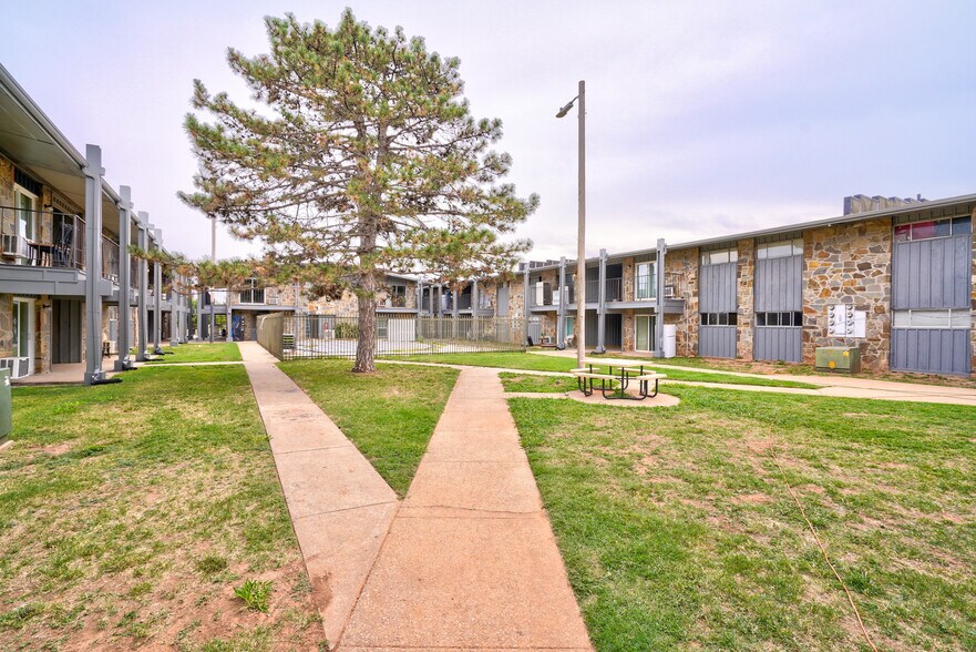 Oak Creek Apartments 5909 S Lee Ave Oklahoma City OK 73109