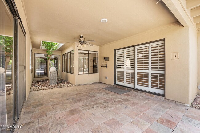 Building Photo - 8624 N Timberlane Dr