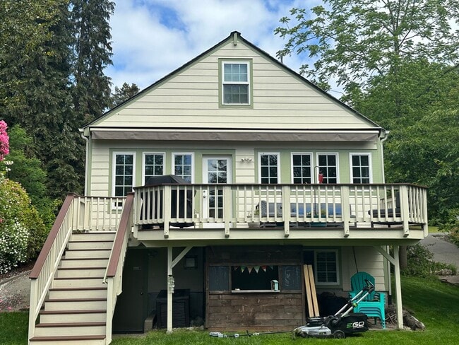 Building Photo - Briercrest ~ North Seattle Home