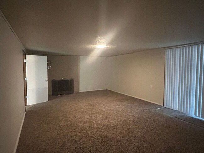 Building Photo - Charming 4 Bed Happy Valley Home