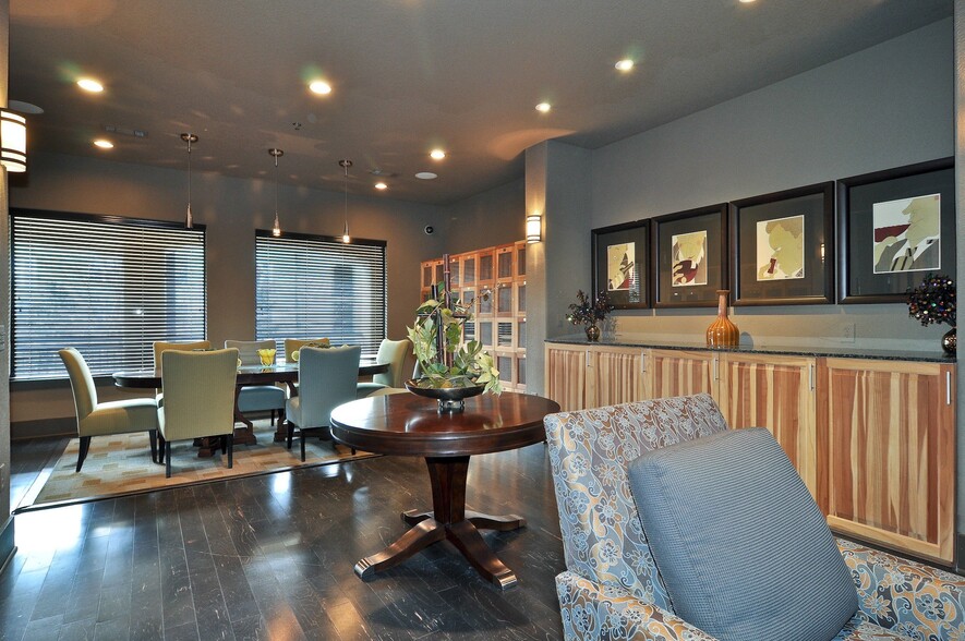 Building Photo - 2600 Hillsboro Pike
