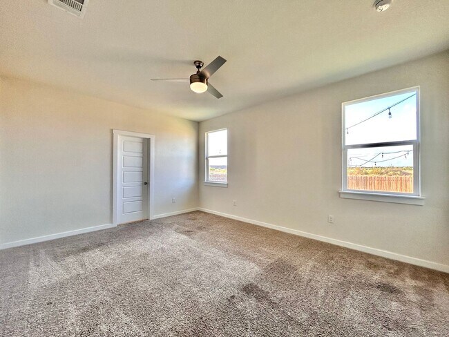 Building Photo - Spacious 4/BR 3/BA Home with Modern Upgrades